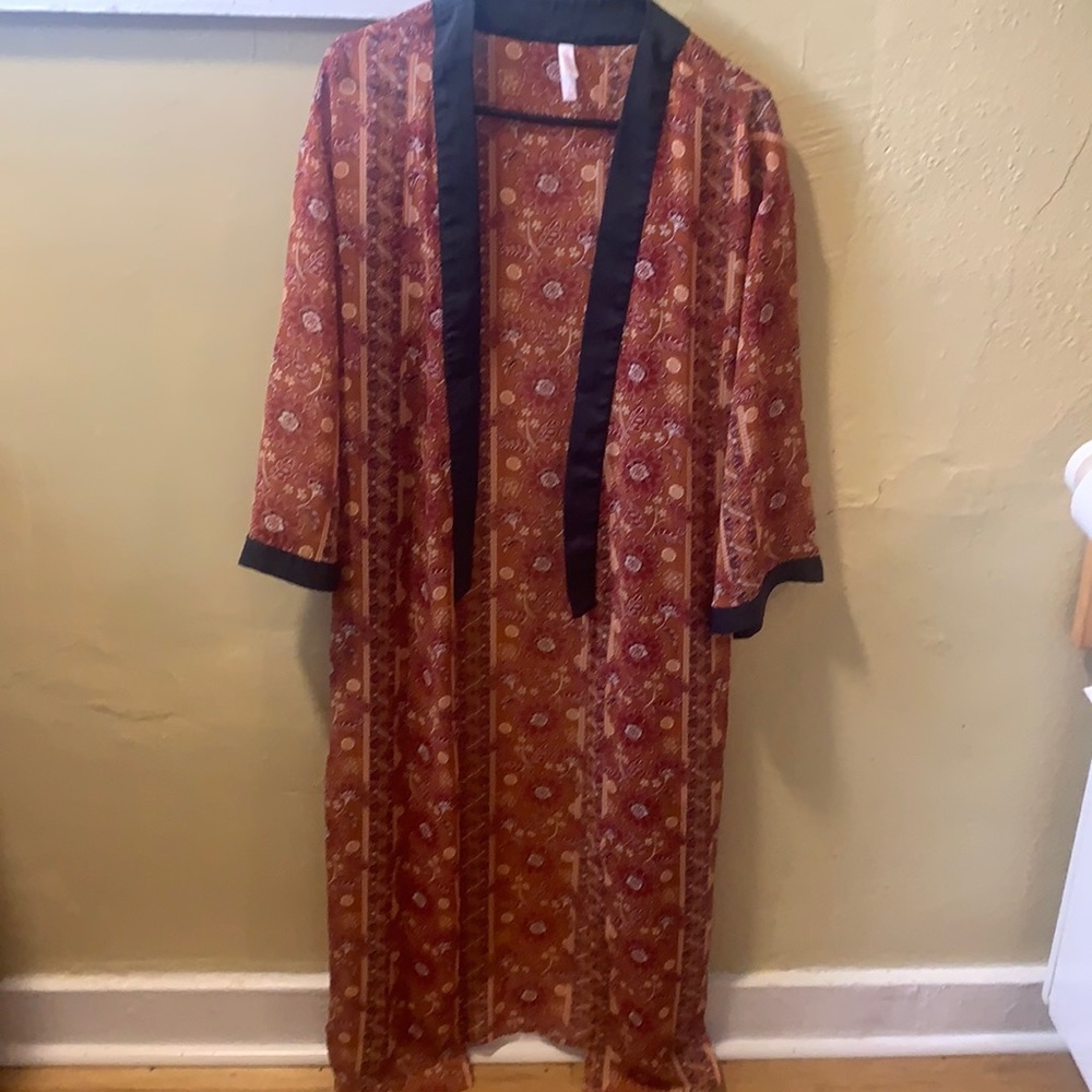 Lightweight beautiful brown floral kimono